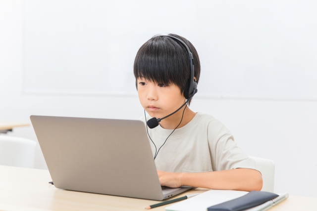 英語はオンラインで学ぶ時代に?子どもの英会話デビューのきっかけ作